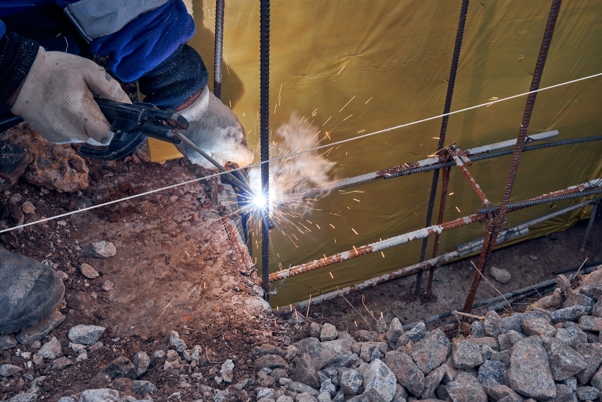 welding of the frame from the reinforcement for the foundation